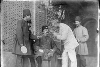 عکس؛ سفر در زمان؛ چشم پزشکی خیابانی به سبک قاجار