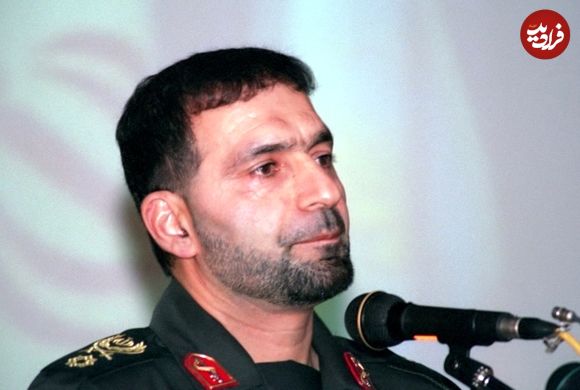 عکس؛ سفر به تاریخ؛ «پدر صنعت موشکی ایران» در حال آموزش نیروها در جبهه؛ دهۀ 60