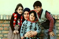 عکس؛ سفر در زمان؛ «بازیگر کودکی رسول» در سریال بچه مهندس در کنار رویا میرعلمی؛ سال 1400