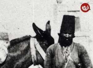عکس| سفر زمان؛ حاج میرزا علی با «تخت روان» در راه کربلا؛ 130 سال قبل