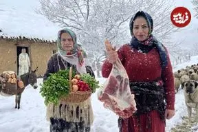 ببینید| غذای روستایی در ایران؛ پخت قرمه سبزی با ران بره در هوای برفی