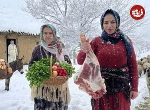 ببینید| غذای روستایی در ایران؛ پخت قرمه سبزی با ران بره در هوای برفی