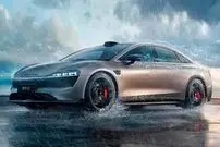 (عکس) هواوی خودروی خود را رونمایی کرد