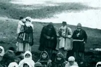 عکس| سفر به ایران قدیم؛ «عروسی ارمنی‌ها در یکی از جزایر دریاچه ارومیه»؛ 140 سال قبل