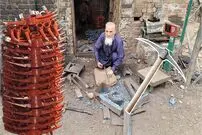 ببینید| فرایند دیدنی ساخت کلنگ در کارگاهی قدیمی در پاکستان