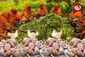 ببینید| غذای روستایی در هند؛ پخت یک غذای سنتی با 100 کیلو مرغ و اسفناج