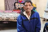 عکس| باور می‌کنی این گدا سه خانه و چند خودرو داشته باشد؟