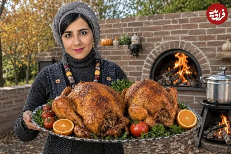 ببینید| غذای روستایی در ایران؛ پخت دو مرغ شکم پر در تنور