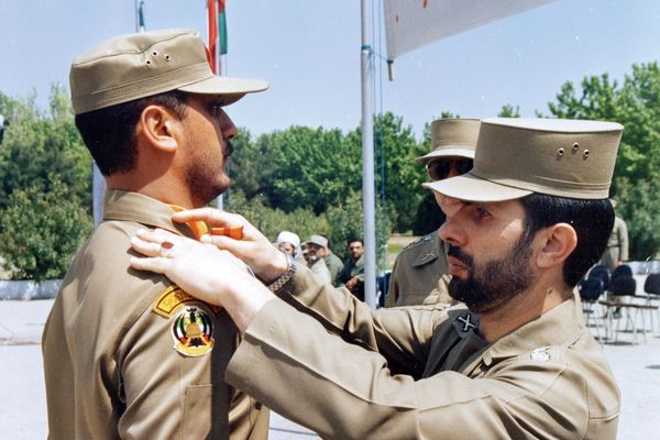 عکس؛ سفر در تاریخ؛ «صیاد شیرازی در کنار رهبر انقلاب و در سفر سوریه»؛ دهه 60