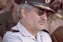 عکس| سفر به تاریخ؛ «منصور ستاری» و پسرش سورنا در کنار دریا؛ اوایل دهه 70