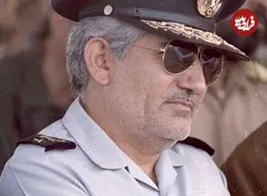 عکس| سفر به تاریخ؛ «منصور ستاری» و پسرش سورنا در کنار دریا؛ اوایل دهه 70