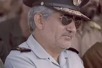 عکس| سفر به تاریخ؛ «منصور ستاری» و پسرش سورنا در کنار دریا؛ اوایل دهه 70