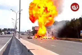 ببینید؛ کامیون گاز مایع وسط بزرگراه تصادف کرد و منفجر شد!