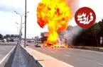 ببینید؛ کامیون گاز مایع وسط بزرگراه تصادف کرد و منفجر شد!
