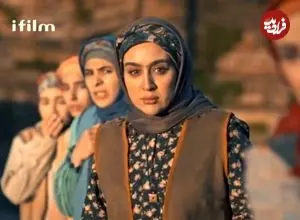 عکس| سفر در زمان؛ «گلنار» سریال گیلدخت با تیپ متفاوت در یک رستوران؛ سال 1404