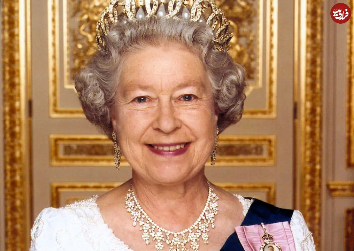 عکس| سفر در زمان؛ «ملکه الیزابت دوم» به همراه پدربزرگ و مادربزرگ اش در کالسکه؛ سال 1311