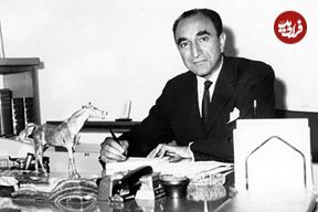 سفر در زمان؛ یادداشت‌های علم، ۲۱ آذر ۱۳۵۱: شاه مرقوم فرمودند که وصیت‌نامه‌شان در حال حاضر نوشته شده