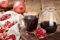  (ویدئو) مهارت این فرد در گرفتن آب انار