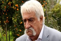عکس؛ سفر به تاریخ؛ تیپ و چهرۀ «حشمت فردوس» در 27 سالگی در مرکز تئاتر مشهد؛ دهۀ 50