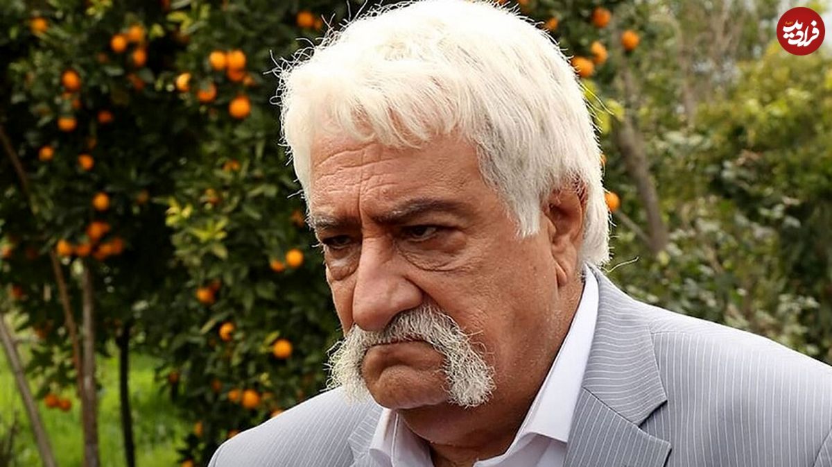 عکس؛ سفر به تاریخ؛ تیپ و چهرۀ «حشمت فردوس» در 27 سالگی در مرکز تئاتر مشهد؛ دهۀ 50