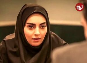 عکس| سفر در زمان؛ «مرضیه توفیقی» سریال بچه مهندس 3 در حال سلفی گرفتن در آینه؛ سال 1401