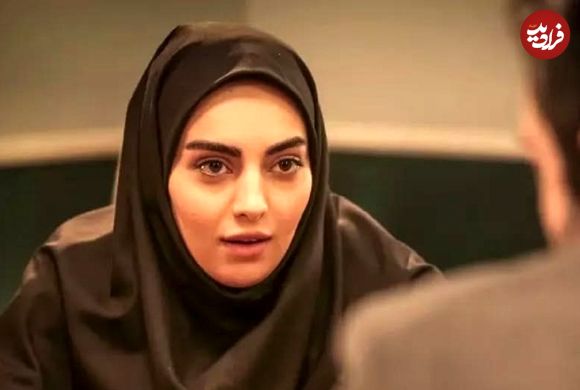 عکس| سفر در زمان؛ «مرضیه توفیقی» سریال بچه مهندس 3 در حال سلفی گرفتن در آینه؛ سال 1401