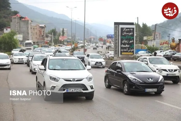 ترافیک ۱۰ کیلومتری در جاده رشت به قزوین/هر ۲ مسیر در اختیار خودروهای عازم تهران قرار گرفت