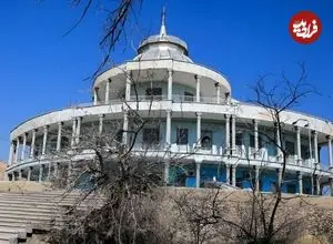 عکس| سفر به ایران قدیم؛ منظرۀ زیبای «کاخ فرح‌آباد» در دوران مظفرالدین شاه