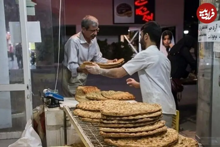 عکس| سفر زمان؛ تصویری از یک نانوایی در مازندران؛ 90 سال قبل