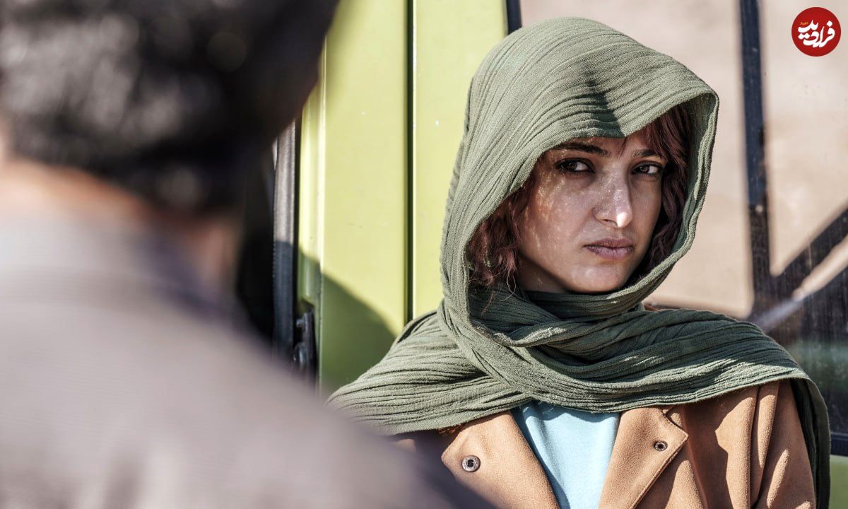 عکس؛ خانم بازیگرِ «علت مرگ: نامعلوم» با ژست بانمکش سوژه عکاسان شد!