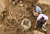 ارابه‌های چهارچرخ باستانی از دل زمین کشاورزی بیرون آمدند