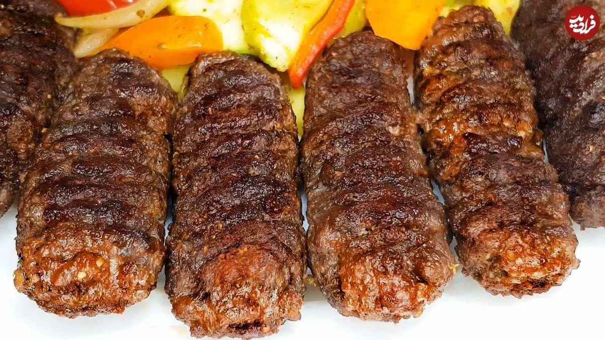 (ویدئو) پخت کباب تابه ای به روش جالب یک بانوی آشپز عراقی