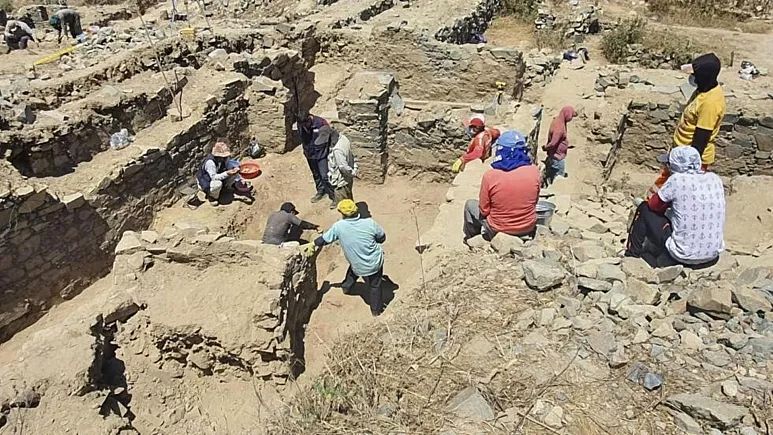 باستان‌شناسان مقبره‌ای باستانی متعلق به تمدن «واری» را در پرو کشف کردند