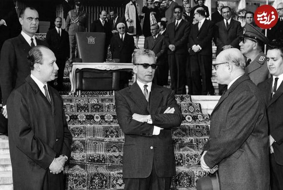 عکس؛ سفر در زمان؛ «محمدرضا پهلوی و دخترش شهناز در هواپیمای شخصی اش» در فرانسه؛ سال 1337