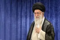 ۲ عکس دیده‌ نشده از رهبر انقلاب بعد از ترور و با لباس نظامی