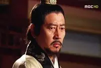 عکس| سفر زمان؛ چهرۀ «امپراتور گوموآ» در 62 سالگی در آخرین سریالش؛ 16 سال بعد از «جومونگ»