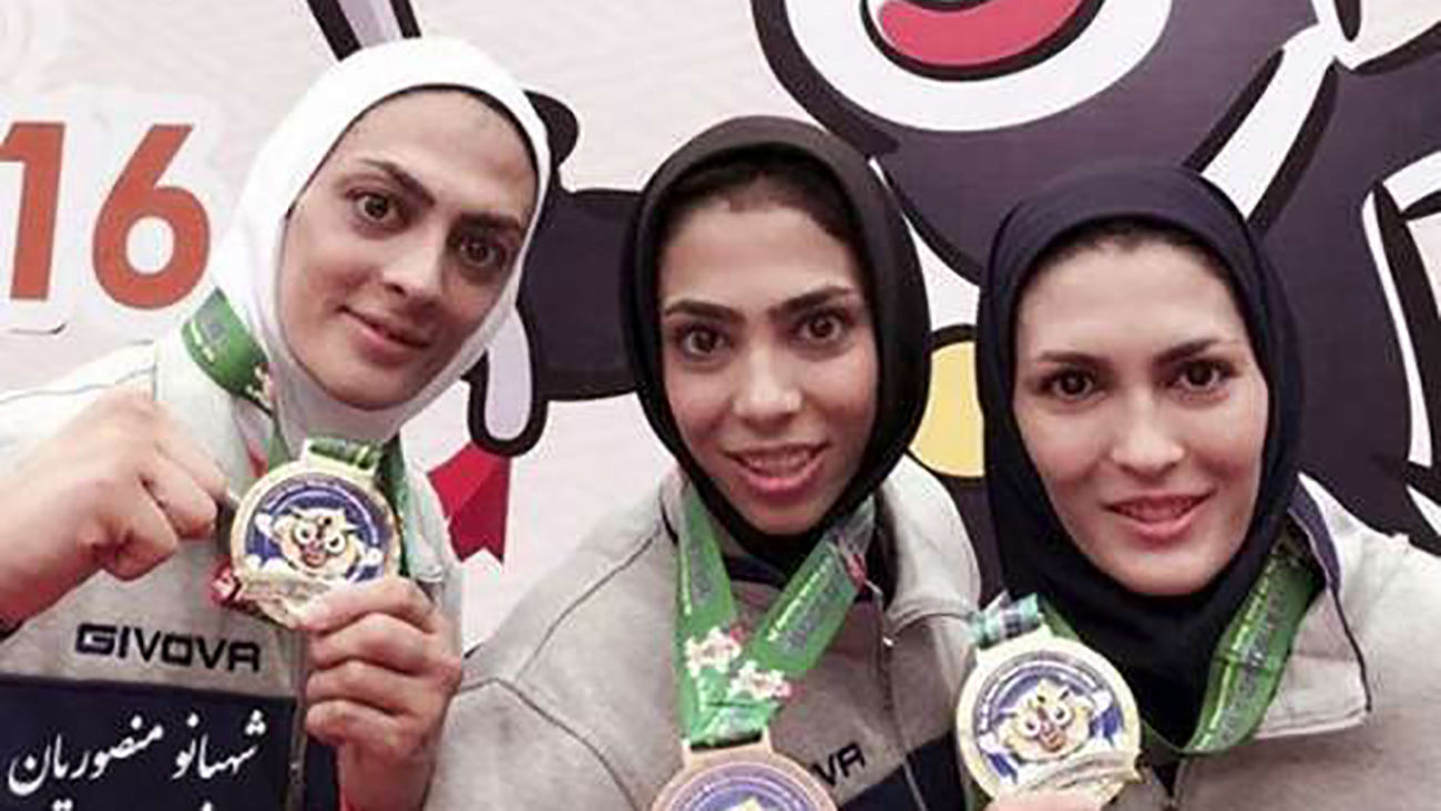 (ویدیو) اتفاق باورنکردنی برای خواهران منصوریان در زادگاهشان
