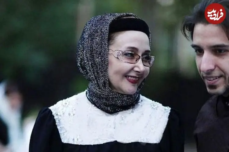 عکس| سفر زمان؛ «کتایون ریاحی» در آغوش «حمیده خیرآبادی» در پشت‌صحنه «پدرسالار»