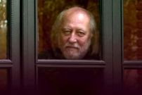 فقط انسان معمولی وجود دارد و او مقدس است