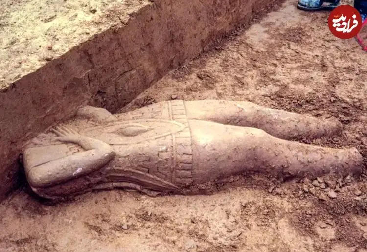 تندیس 2400 سالۀ یک فرمانروا با تاجی شبیه «گوش‌های میکی‌ماوس»