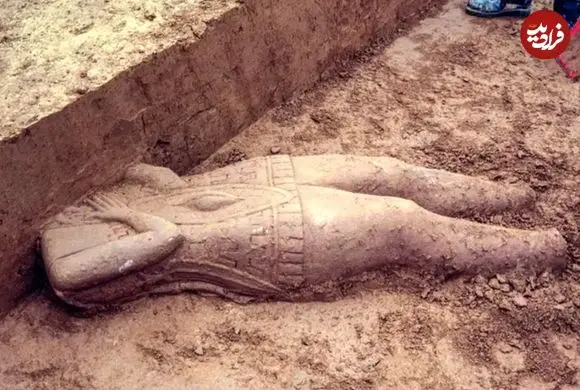 تندیس 2400 سالۀ یک فرمانروا با تاجی شبیه «گوش‌های میکی‌ماوس»