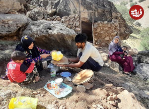 (ویدئو) غذای عشایری در ایران؛ پخت تخم مرغ در کوهستان