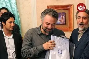 عکس| سفر زمان؛ «حسن جوهرچی» 29 ساله در پشت‌صحنه «حماسه قهرمانان»