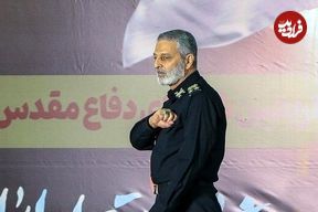 عکس؛ سفر زمان؛ تیپ متفاوت «سرلشکر موسوی، رئیس ستاد کل نیروهای مسلح» در نمایشگاه قرآن
