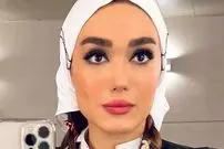 عکس| سفر زمان؛ «فرزانه قاسم زاده» در کنار «پژمان جمشیدی» در پشت‌صحنه «دایناسور»