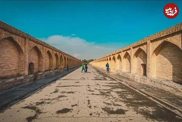 عکس| سفر زمان؛ تصویر کمتر دیده‌شده از «سی و سه‌پل اصفهان» در حدود 135 سال قبل