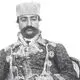 عکس| سفر زمان؛ ژست ناصرالدین شاه با کلاه اروپایی در حیاط قصر