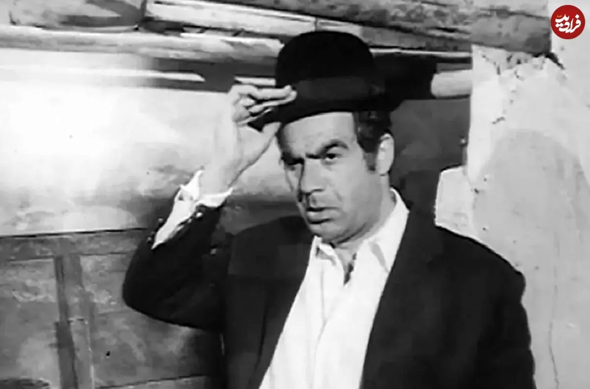 عکس| سفر در زمان؛ «ناصر ملک مطیعی» در دفتر کارش؛ دهه 80