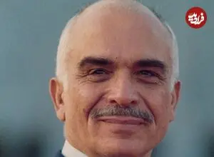عکس| سفر زمان؛ «ملک حسین، پادشاه سابق اردن» در یک برنامه تلویزیونی؛ سال 1348