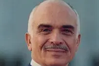 عکس| سفر زمان؛ «ملک حسین، پادشاه سابق اردن» در یک برنامه تلویزیونی؛ سال 1348